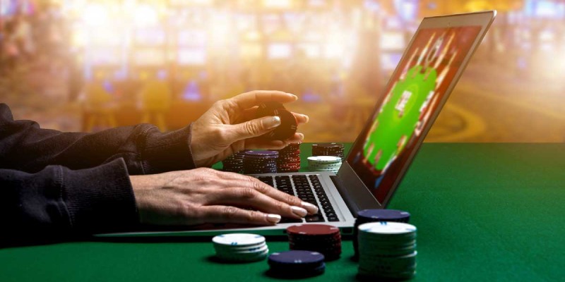 So sánh Poker Live với các trò chơi casino khác
